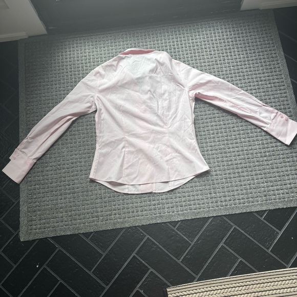 Women’s non-iron light pink button down  blouse - Picture 3 of 3